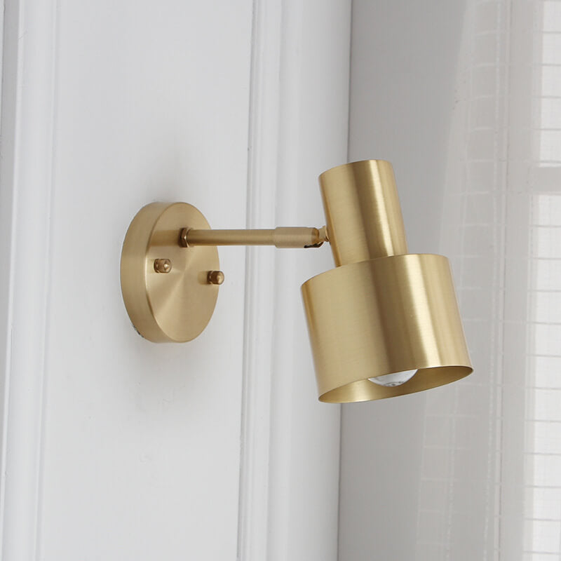 Velora Minimalistische Wandleuchte in Gold aus Eisen – Ansicht 9 von 14