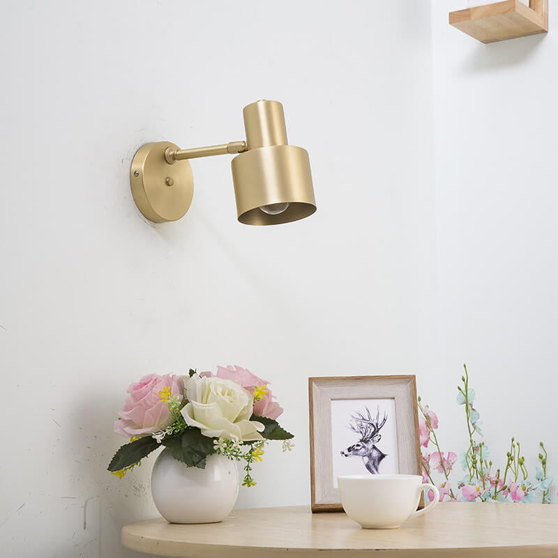 Velora Minimalistische Wandleuchte in Gold aus Eisen – Ansicht 2 von 14