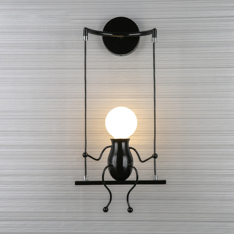 SwingMuse Wandleuchte mit schaukelnder Figur – Ansicht 9 von 13