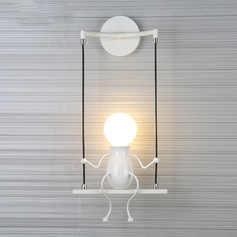 SwingMuse Wandleuchte mit schaukelnder Figur – Ansicht 8 von 13
