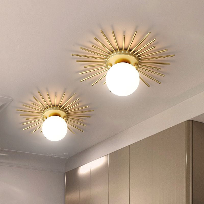 GlintAurum Goldene Deckenleuchte mit Milchglas aus Holz – Ansicht 3 von 6