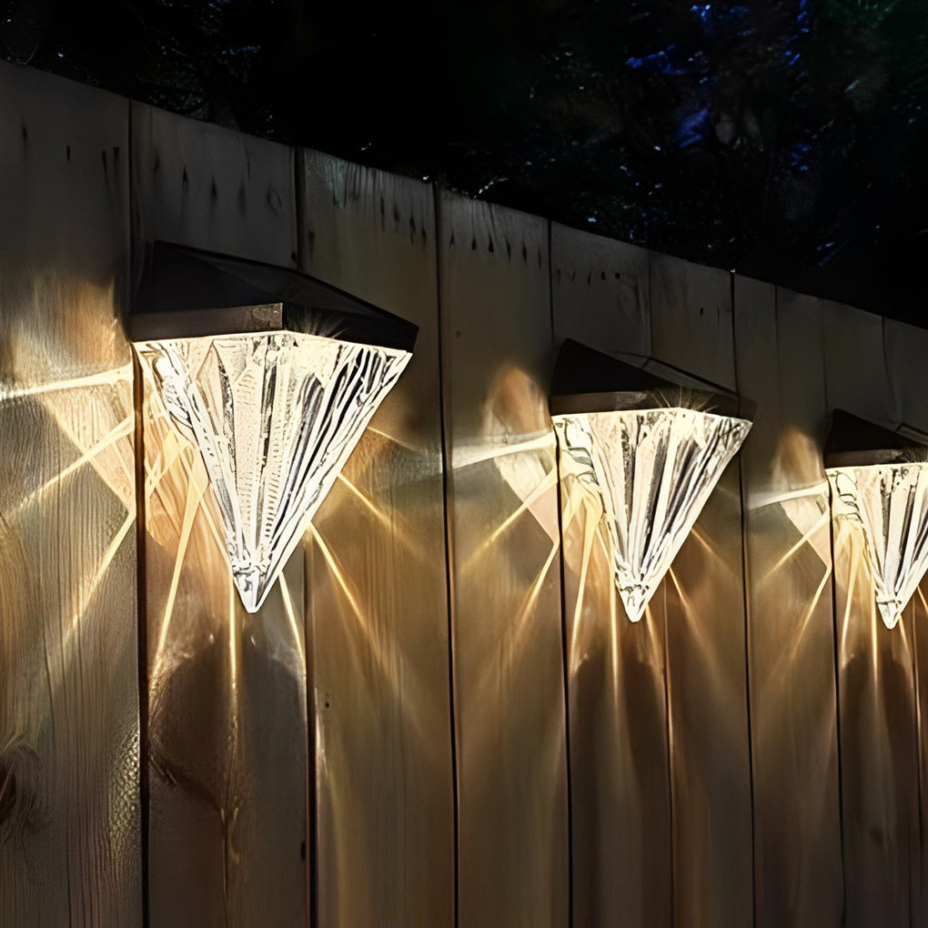 PrismLux Geometrische Solar-Wandleuchte – Solarleuchte – Ansicht 2 von 8