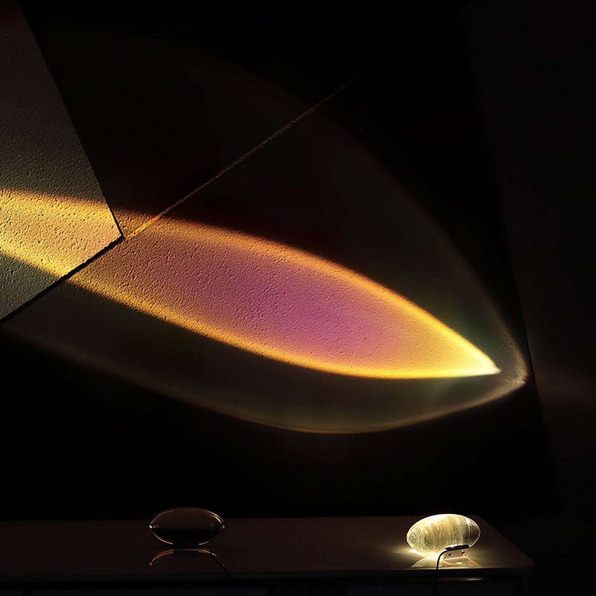 GraceLux Elegante Tischleuchte mit zwei Lichtfarben aus Metall – Ansicht 3 von 6