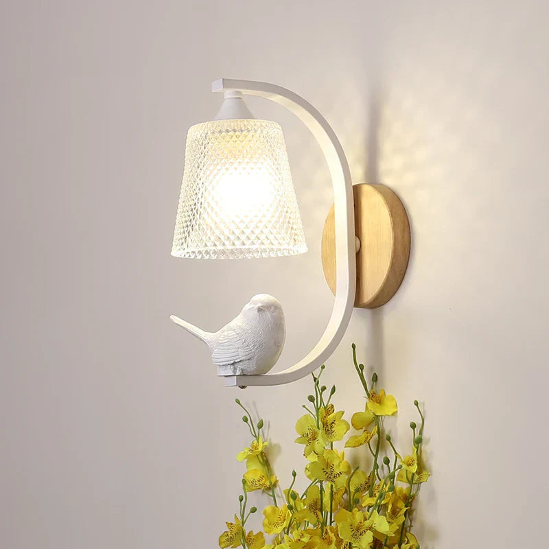 Finkara Wandleuchte mit Vogeldesign aus Holz und Glas – Ansicht 15 von 24