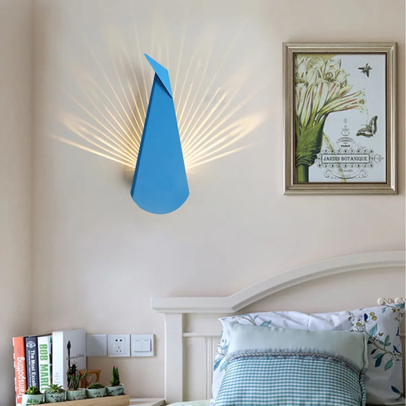 PavoGlow Elegante LED-Wandleuchte im Pfau-Design – Ansicht 9 von 10