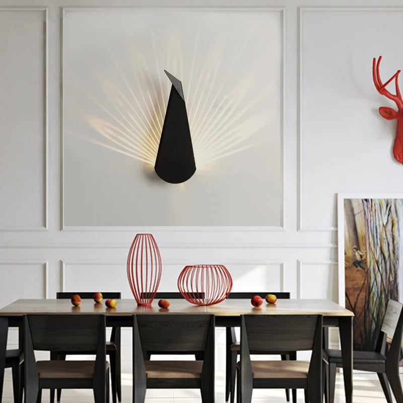PavoGlow Elegante LED-Wandleuchte im Pfau-Design – Ansicht 3 von 10
