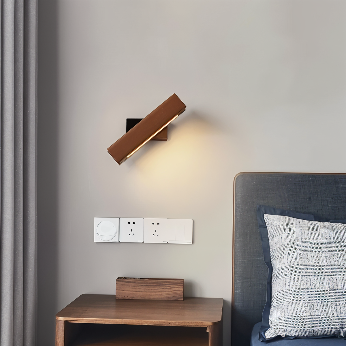 LignoLux 360° drehbare LED-Wandleuchte aus Holz – Ansicht 7 von 14