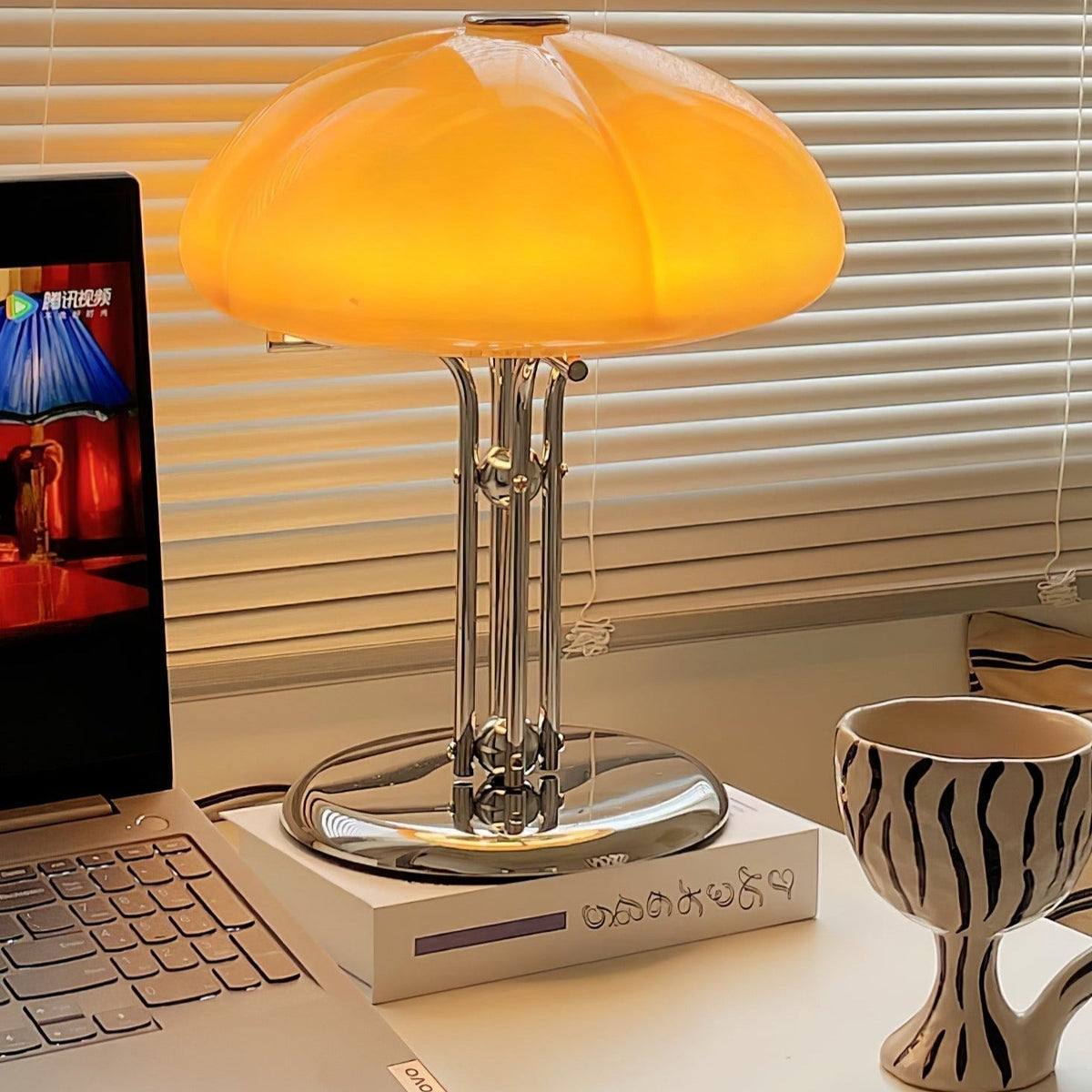 AmberDome Tischlampe im Bauhaus-Stil – Tischleuchte – Ansicht 15 von 40