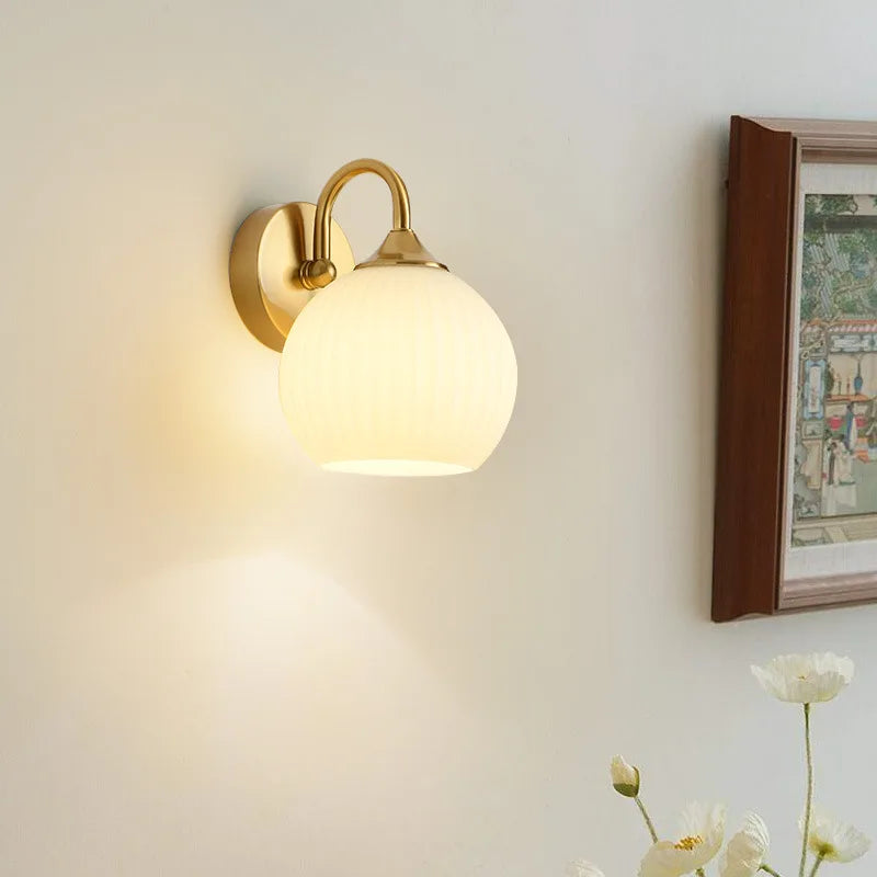 Skanda Skandinavische LED-Wandleuchte mit Glasschirm