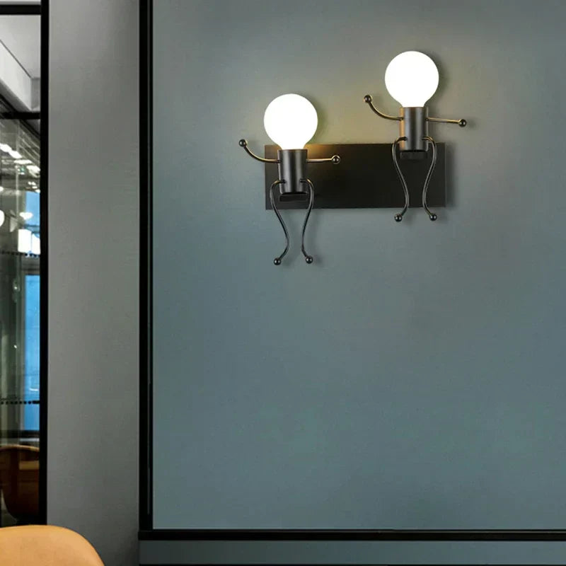 RoboLux LED-Wandleuchte im Roboterdesign aus Metall – Ansicht 11 von 14