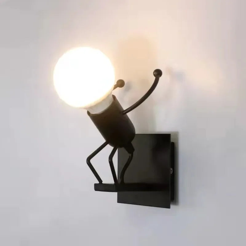 RoboLux LED-Wandleuchte im Roboterdesign aus Metall – Ansicht 12 von 14
