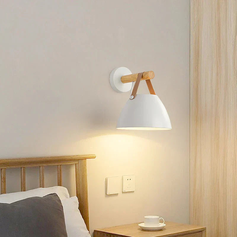 HaloTide LED-Wandleuchte mit Holz & Leder