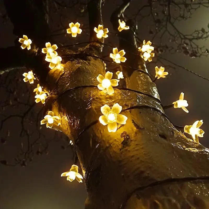 SolarBlüte Solar-Gartenblume mit LED-Lichterkette