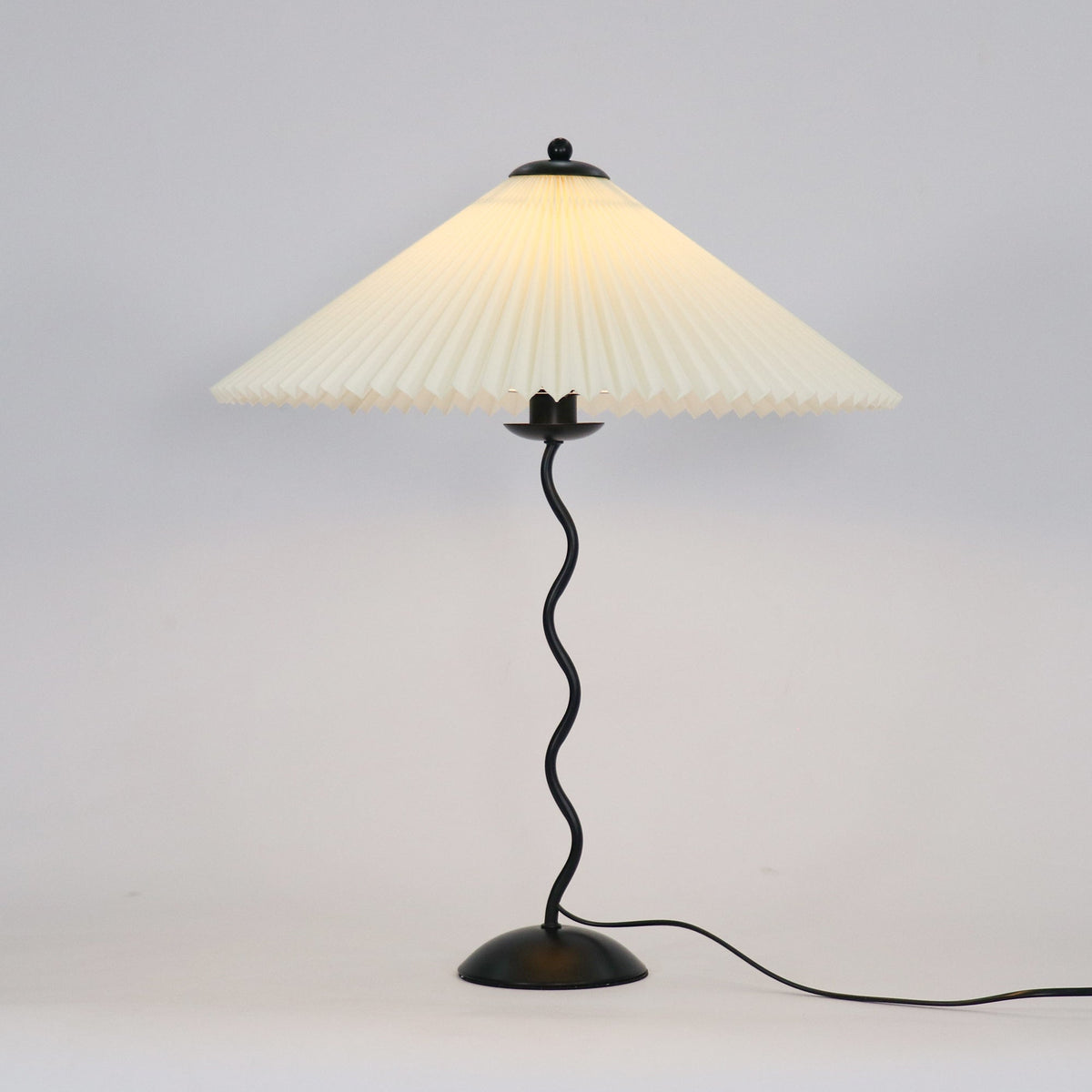 CurveWave Design-Tischlampe mit LED-Wellenform – Tischleuchte – Ansicht 31 von 34