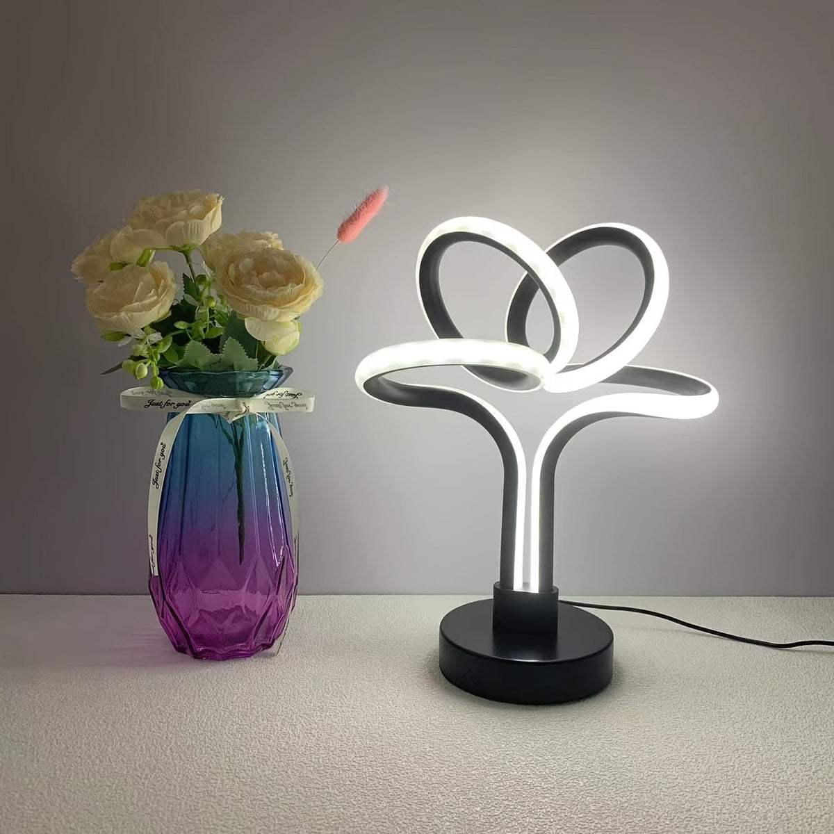 ScandiLux Dimmbare USB-LED-Tischlampe – Tischleuchte – Ansicht 4 von 7