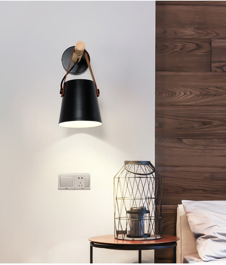 TimberGlow Wandleuchte mit Holzarm – Ansicht 2 von 9
