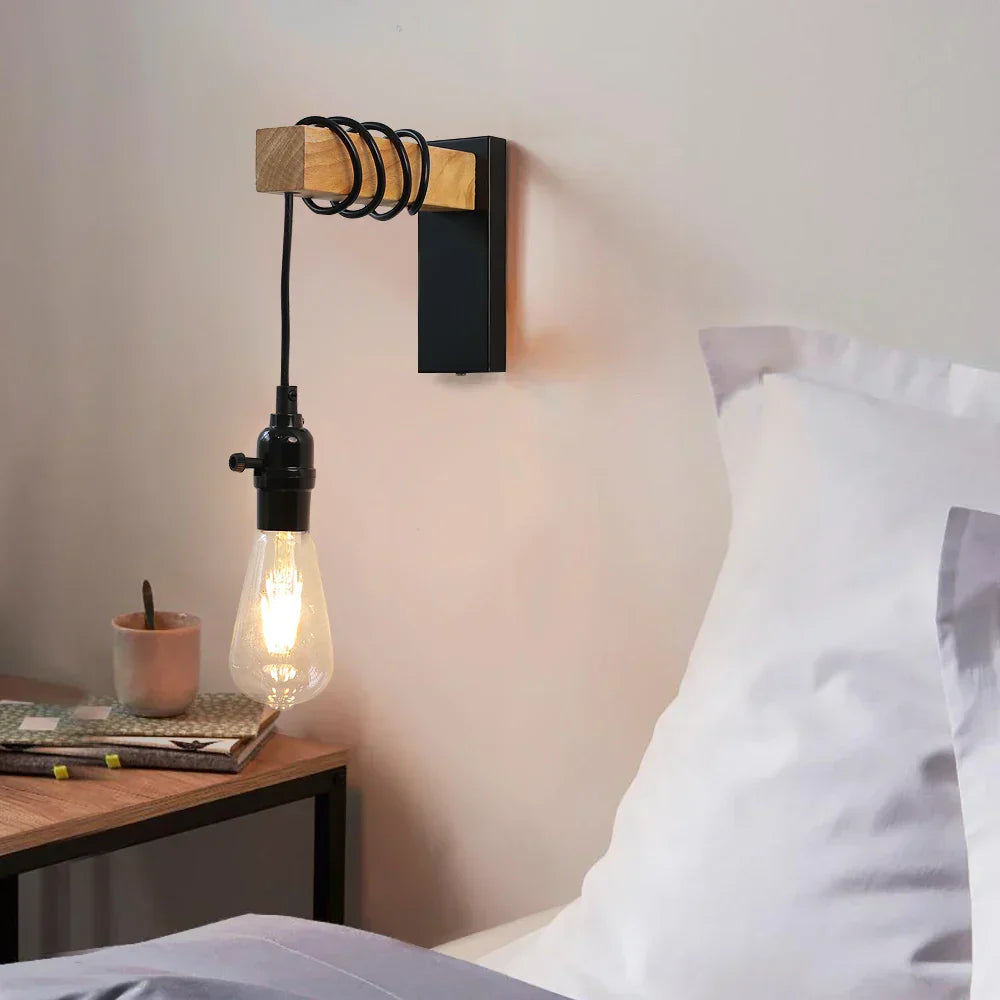 OakForge Wandleuchte aus Holz & Metall – Ansicht 3 von 7