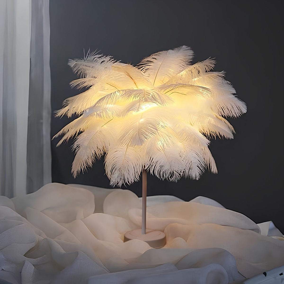 PlumaLux Feder-Palmenlampe mit Fernbedienung – Dekoleuchte – Ansicht 4 von 12