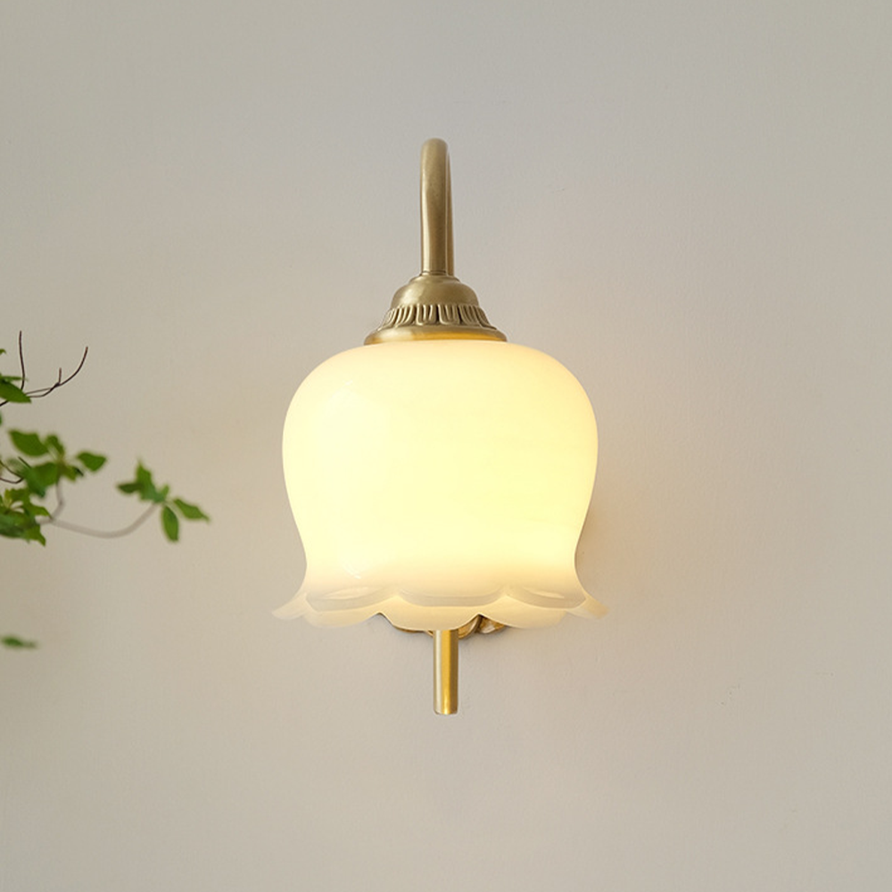 CuproLux Wandleuchte mit Kupferrahmen & Glasschirm – Ansicht 2 von 13
