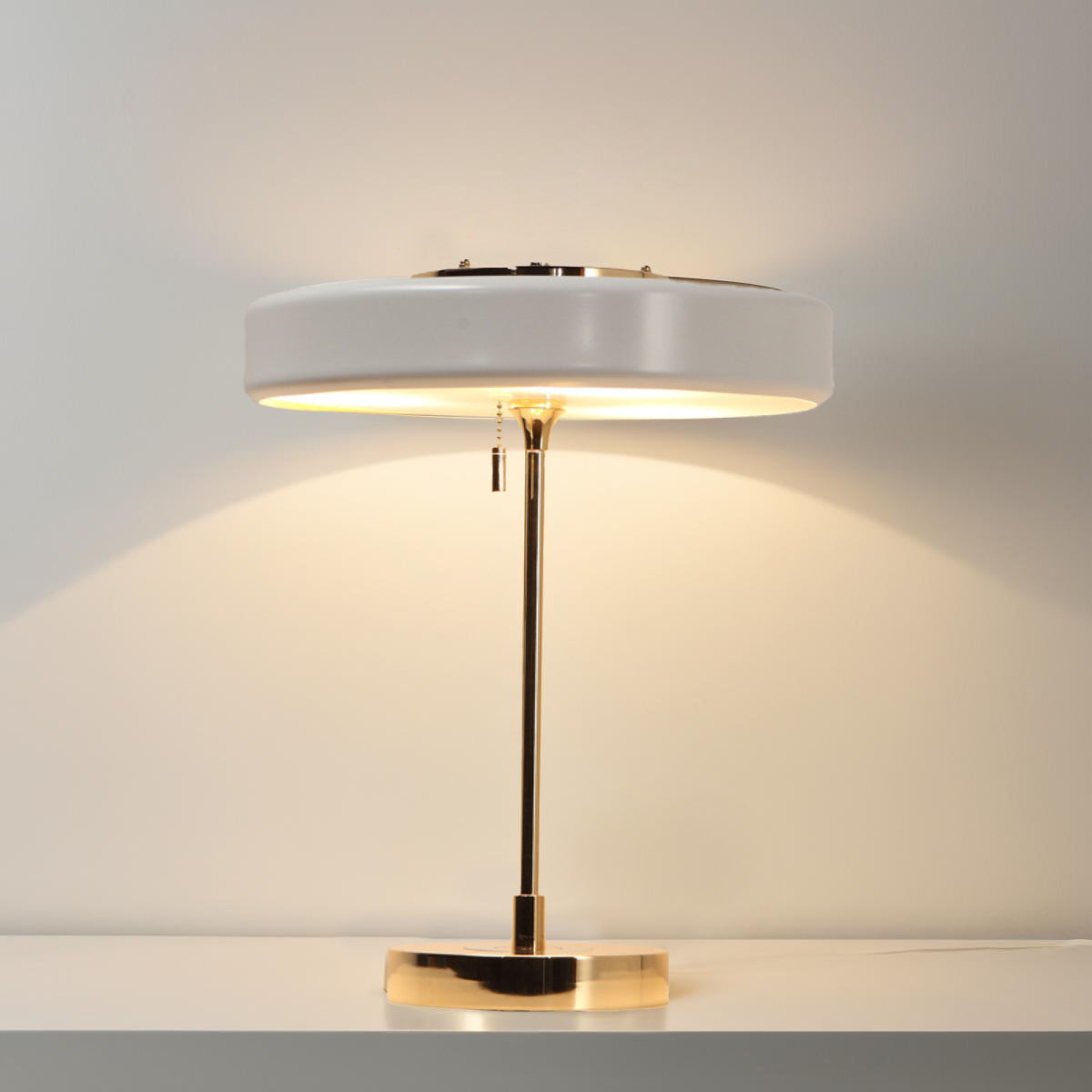 Nordlyx Retro Tischlampe mit warmem LED-Licht – Tischleuchte