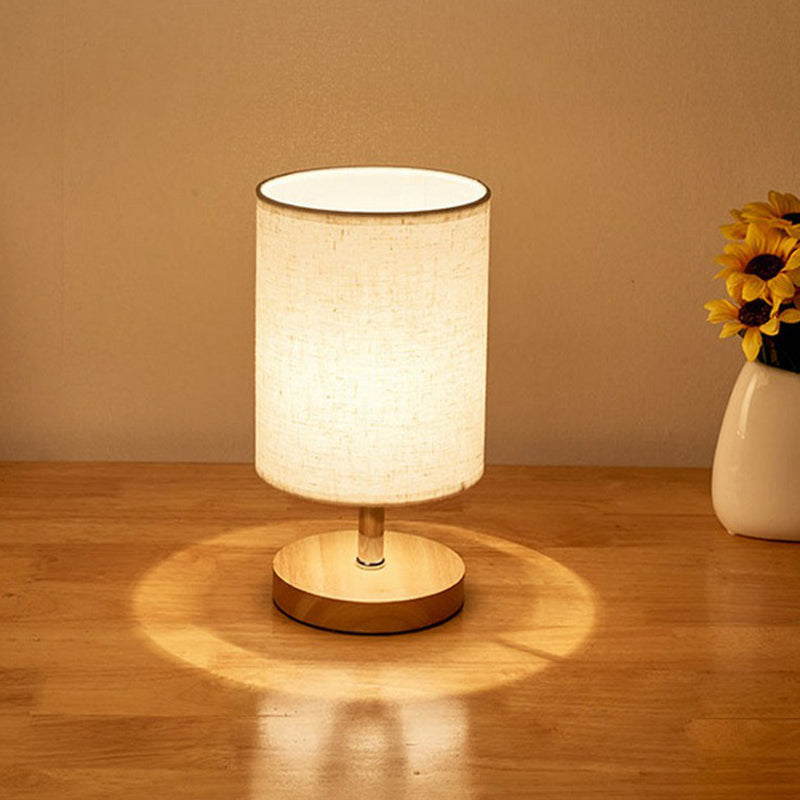 Linora Tischlampe aus Holz und Leinen – Tischleuchte