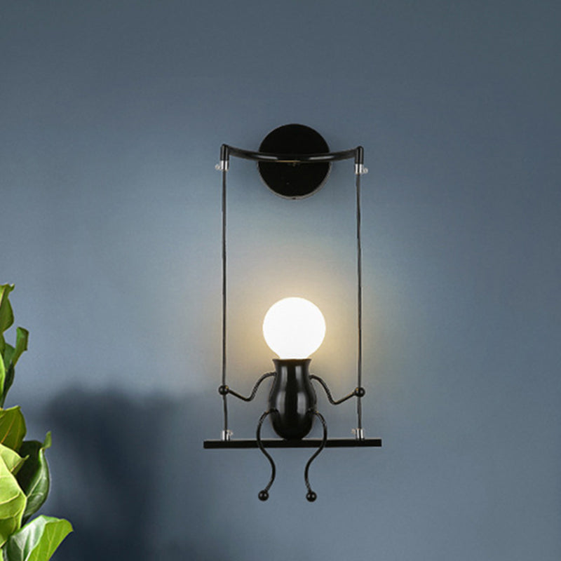 SwingMuse Wandleuchte mit schaukelnder Figur – Ansicht 2 von 13