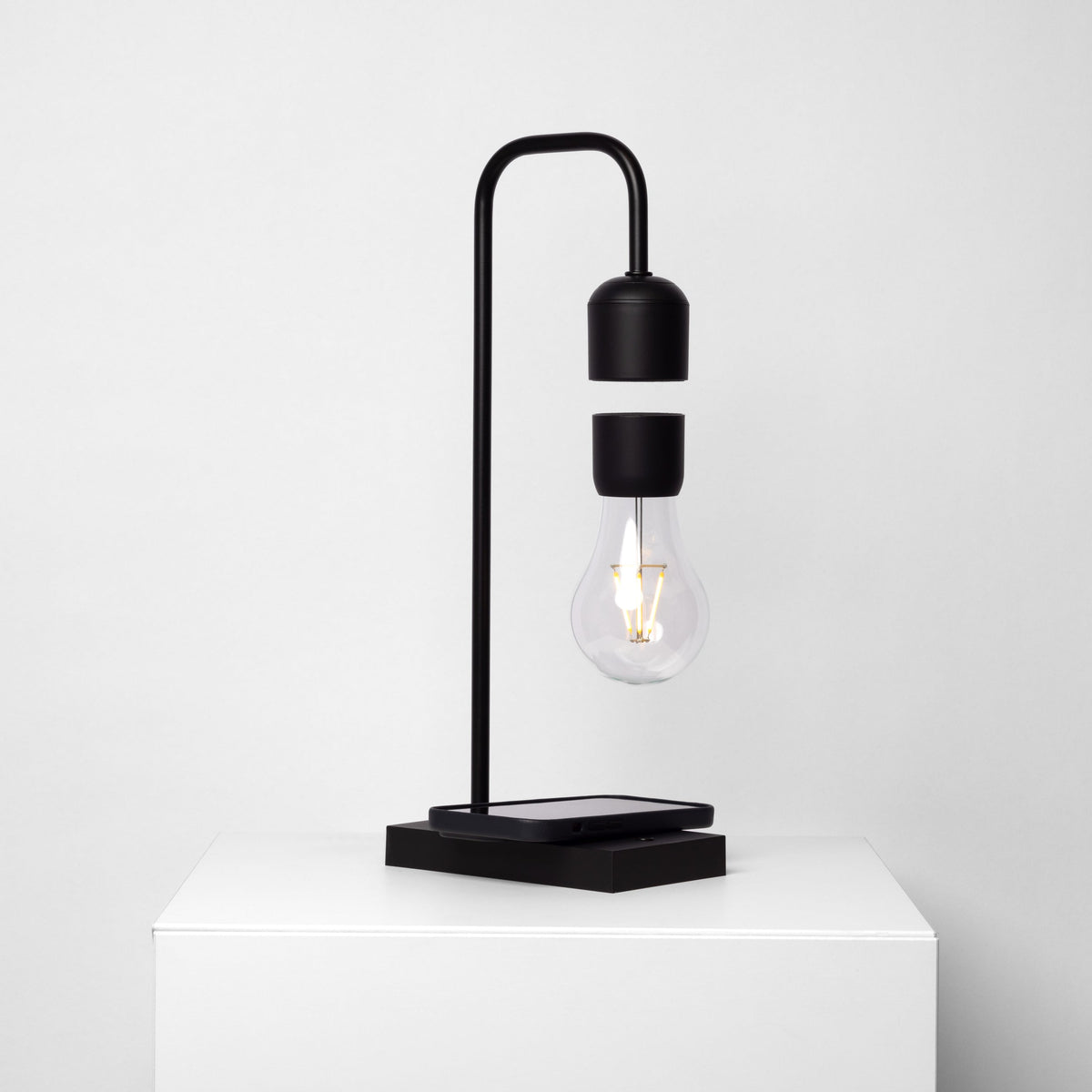 LeviLume Schwebende LED-Lampe mit Wireless-Ladestation – kabellose Tischleuchte – Ansicht 4 von 6