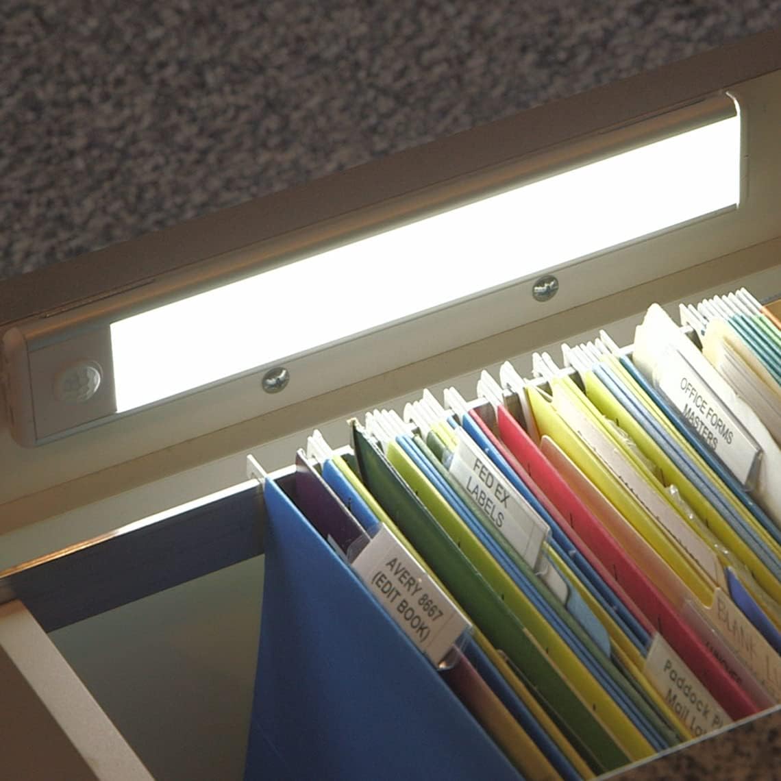 MagLume Magnetischer LED-Strahler mit Bewegungssensor – Deckenleuchte – Ansicht 4 von 10