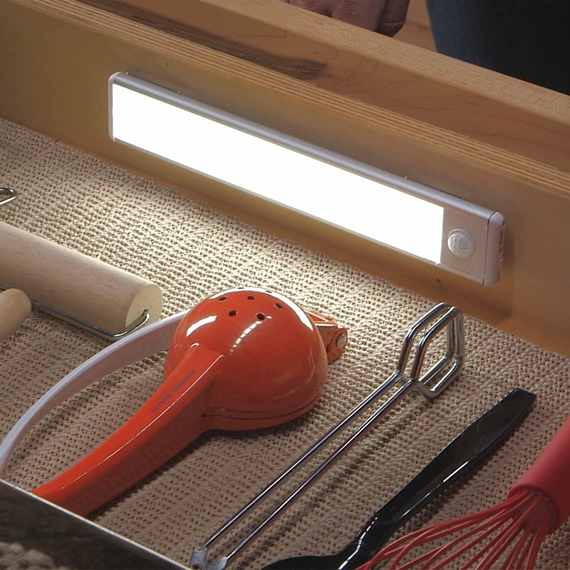 MagLume Magnetischer LED-Strahler mit Bewegungssensor – Deckenleuchte – Ansicht 5 von 10