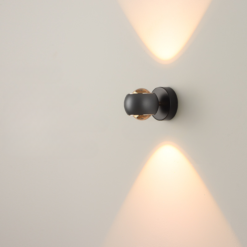 RayVera Minimalistische LED-Wandleuchte in Schwarz-Gold aus Aluminium – Ansicht 2 von 11