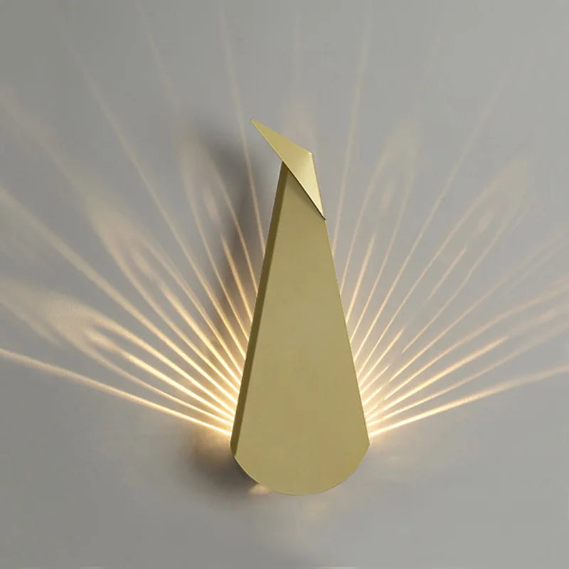 PavoGlow Elegante LED-Wandleuchte im Pfau-Design – Ansicht 2 von 10