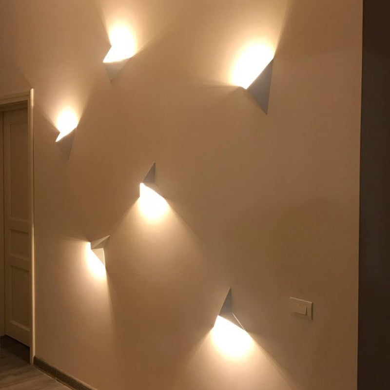 TrivioLight Dreieckige LED-Wandleuchte