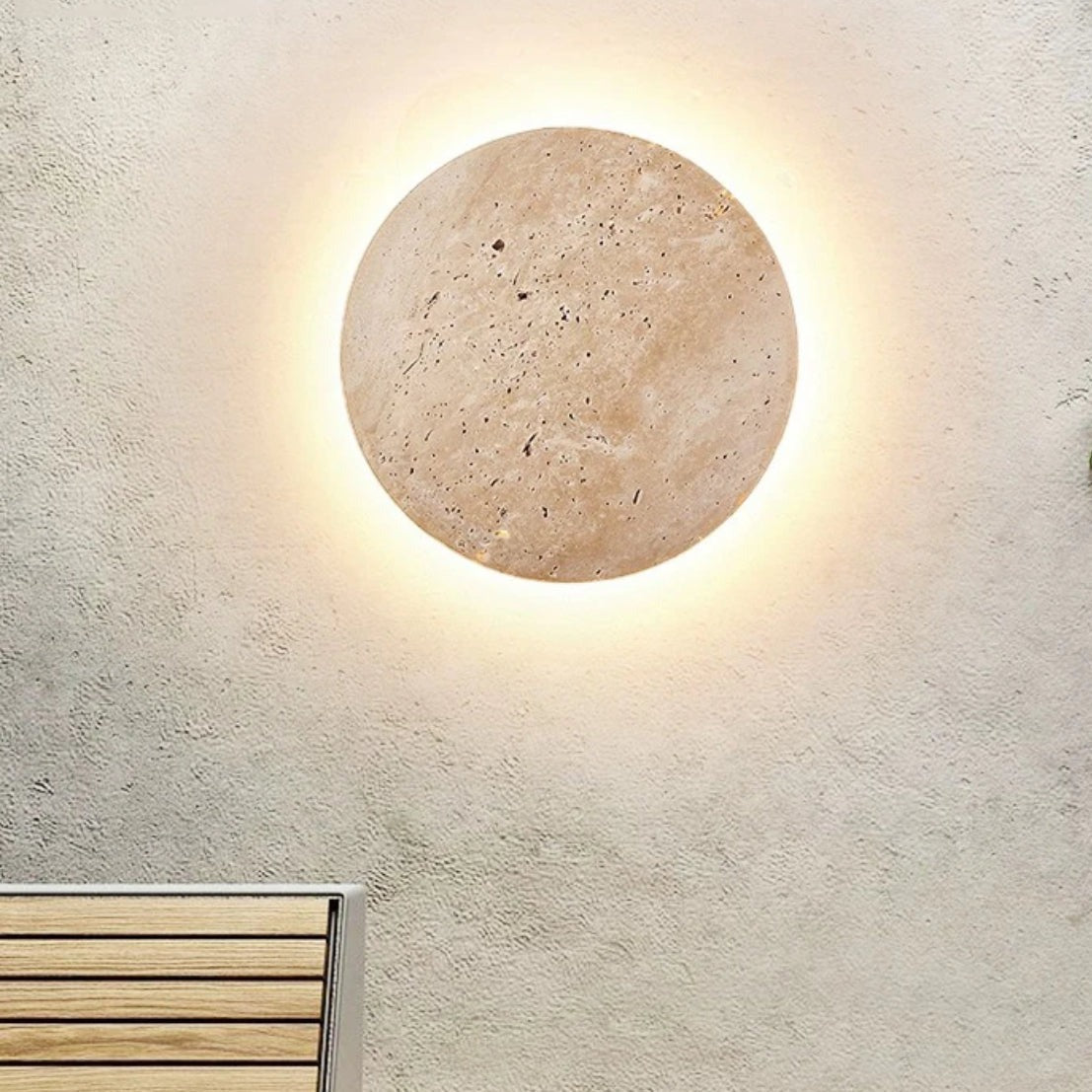 LumiRidge Minimalistische Wandleuchte aus Travertin – Ansicht 3 von 7