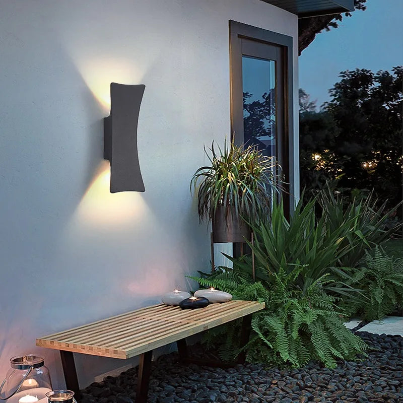 UrbanBeam LED Wandleuchte mit Up & Down Effekt aus Aluminium – Ansicht 3 von 8