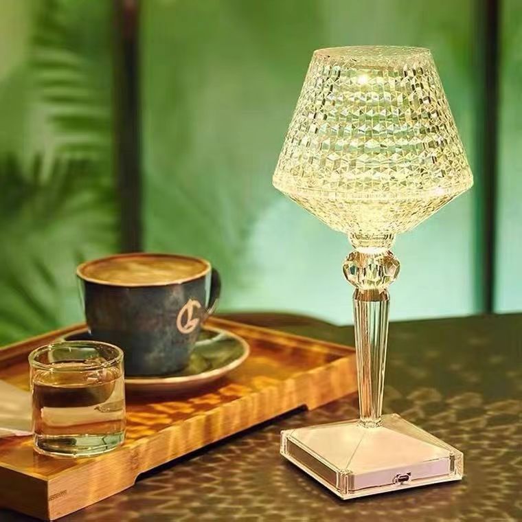 LumiCrystal LED-Tischleuchte aus Kristallglas mit 3 Lichtmodi