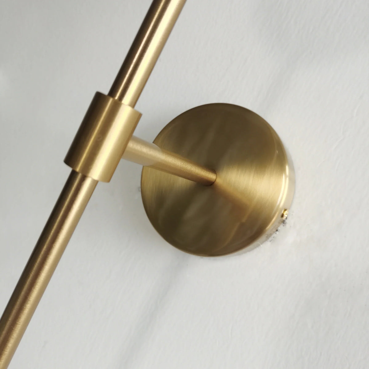 AurumGlow LED-Wandleuchte mit goldenem Design – Ansicht 7 von 7
