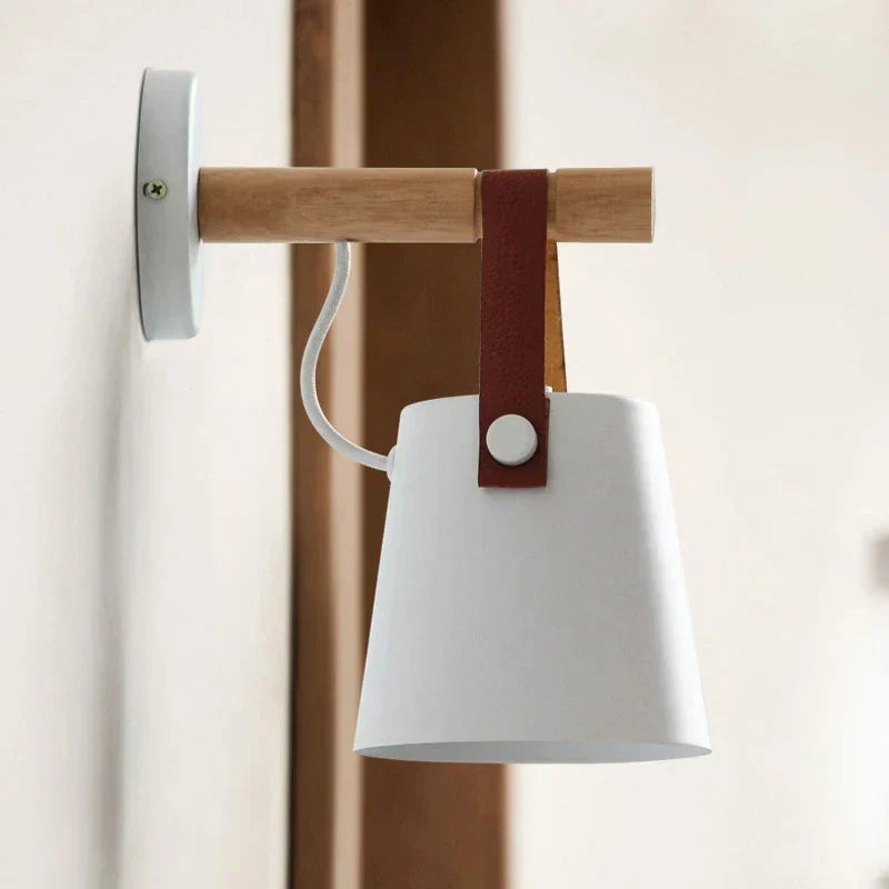 HaloTide LED-Wandleuchte mit Holz & Leder – Ansicht 3 von 11