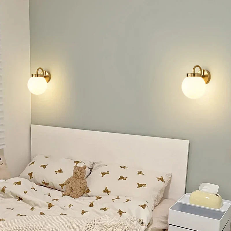 Skanda Skandinavische LED-Wandleuchte mit Glasschirm – Ansicht 2 von 11