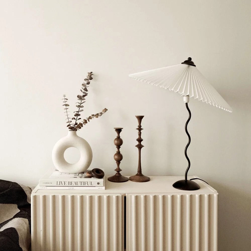 CurveWave Design-Tischlampe mit LED-Wellenform – Tischleuchte – Ansicht 12 von 34