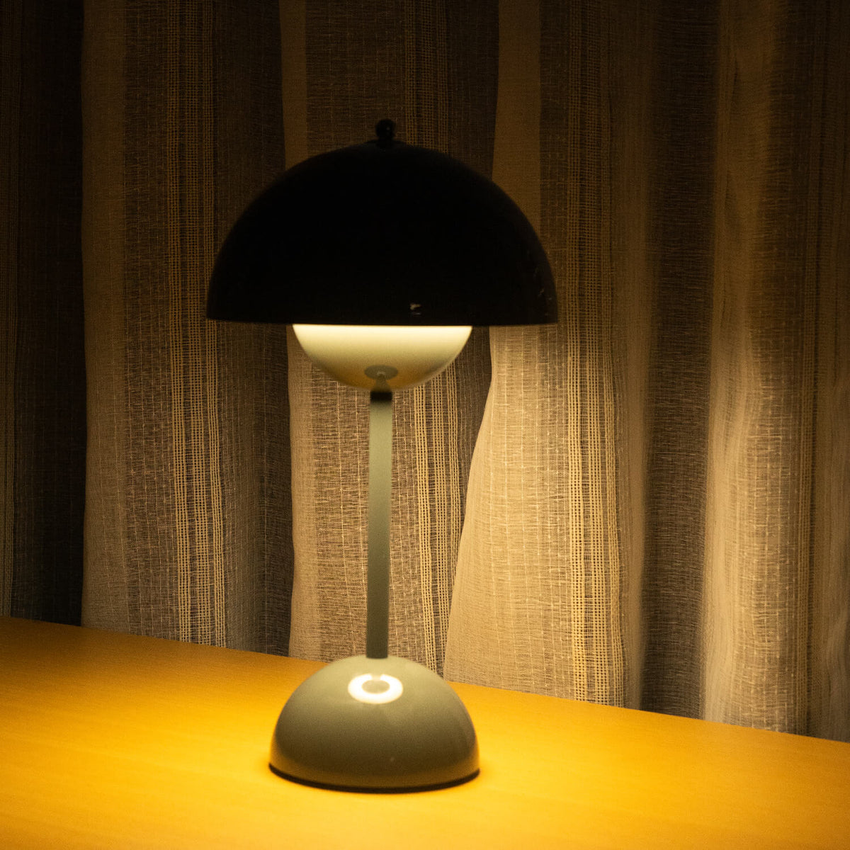CremeGlow Kabellose LED-Tischlampe – kabellose Tischleuchte – Ansicht 2 von 14